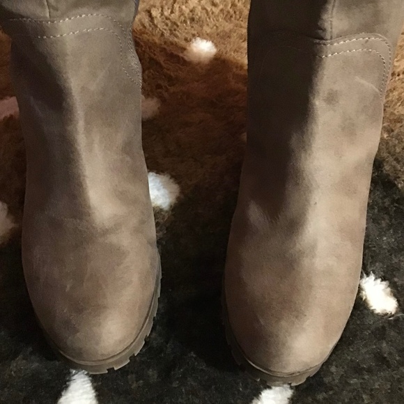 NEW Lucky Brand Tall Suede Taupe 8M - Picture 5 of 16